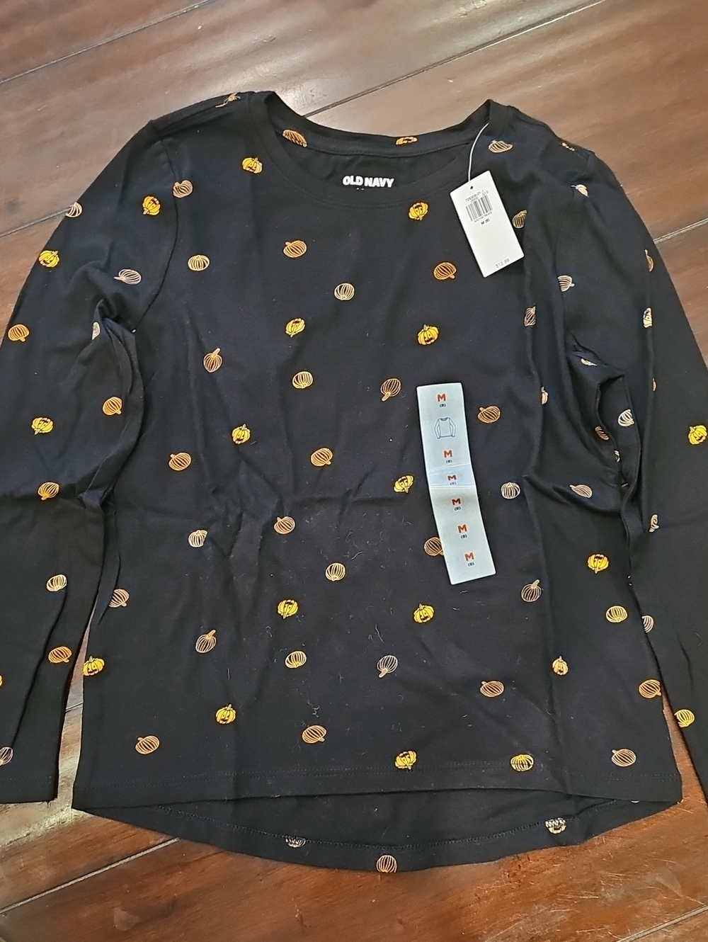 NWT Old Navy Black Long-Sleeve Tee with pumpkins 8